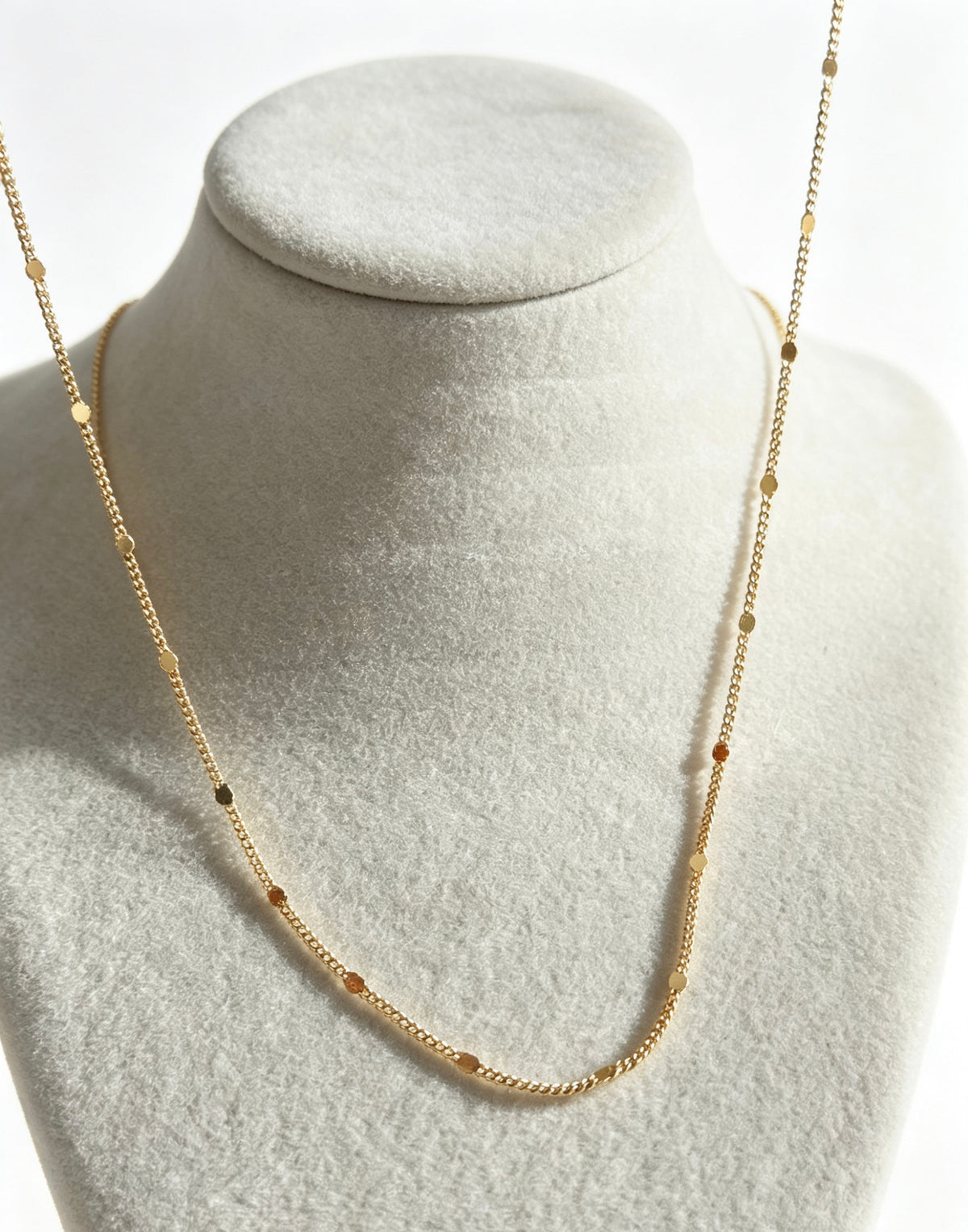 Set de collares en capas de circonita cúbica bañados en oro de 14K | Diseño minimalista