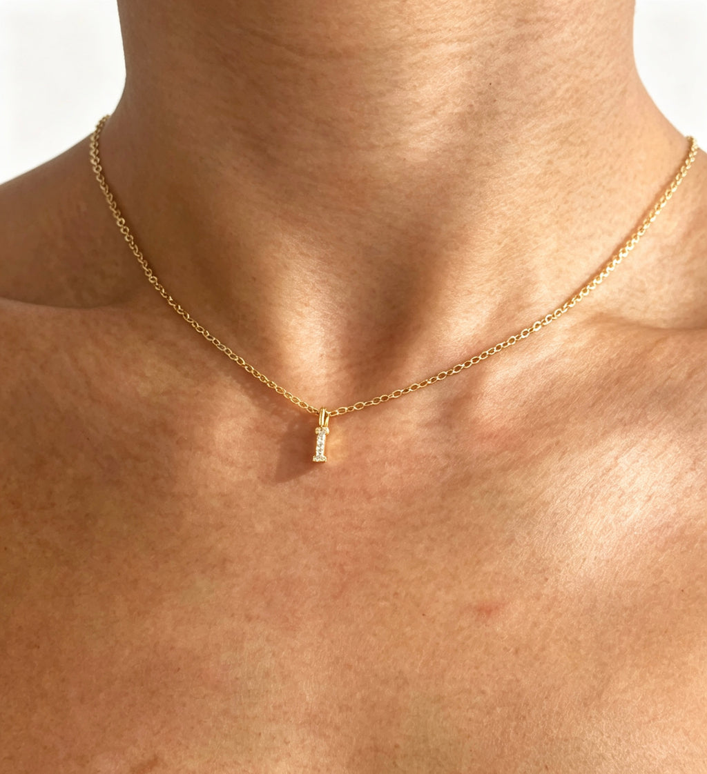 Collar con inicial "I" de circonita chapado en oro de 14 quilates | Plata S925 | Hecho a mano