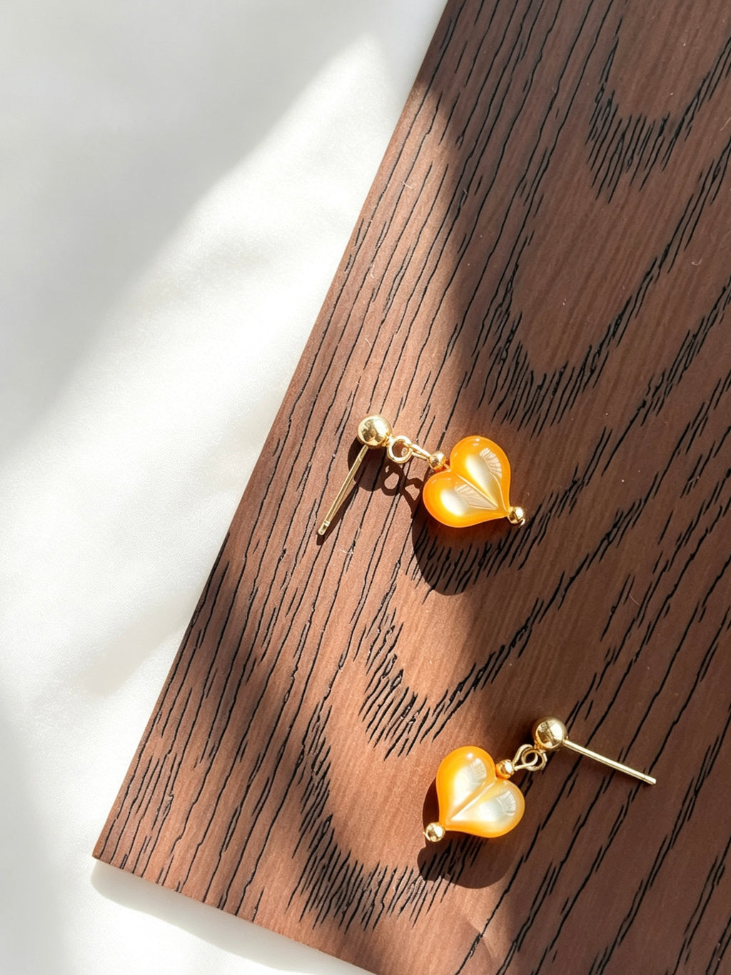Pendientes de madreperla amarilla natural | Chapados en oro de 14K, plata S925