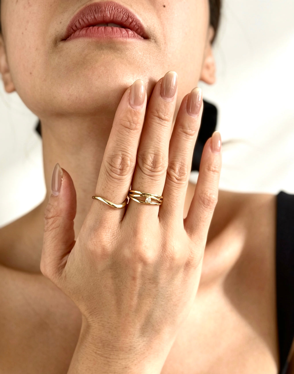 Anillo de corazón con baño de oro de 14K | Diseño abierto de triple banda