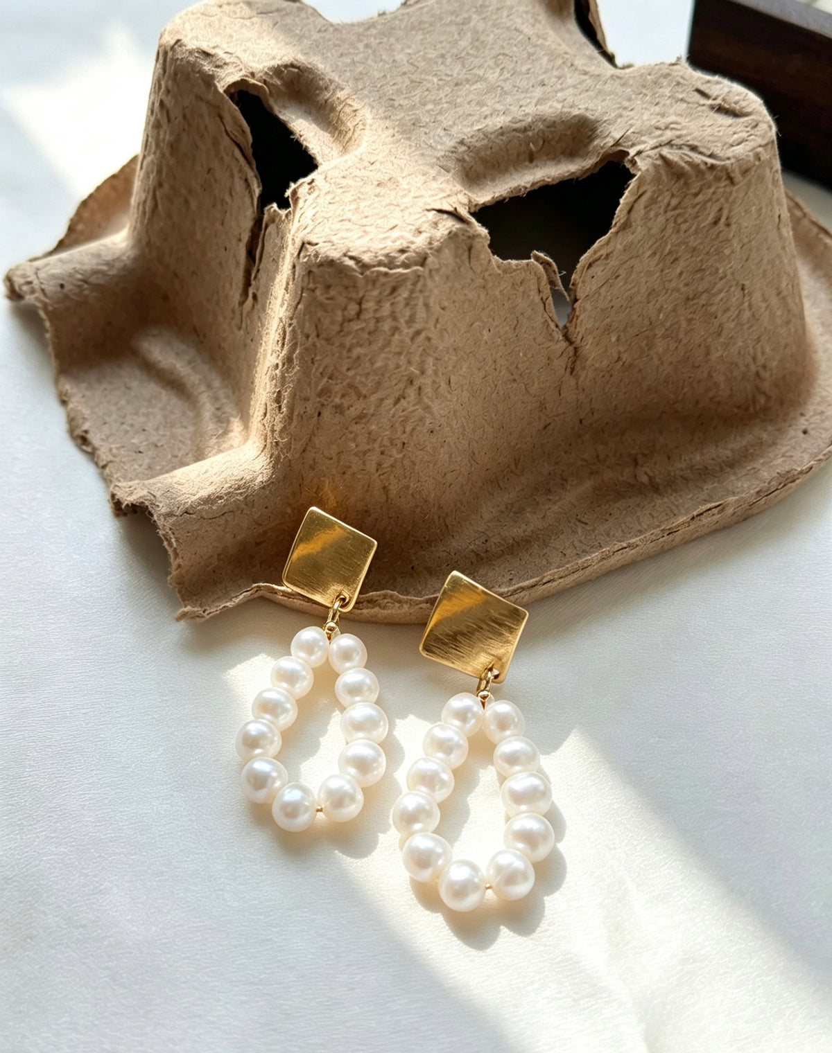 Pendientes de aro con perla de agua dulce | Chapados en oro de 14K, plata S925