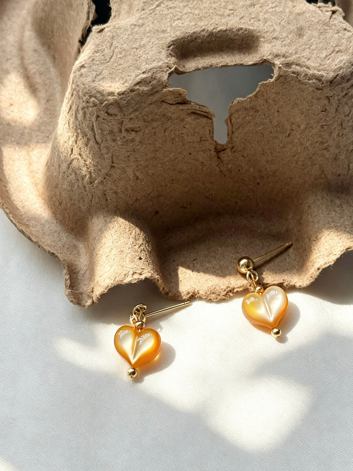 Pendientes de madreperla amarilla natural | Chapados en oro de 14K, plata S925