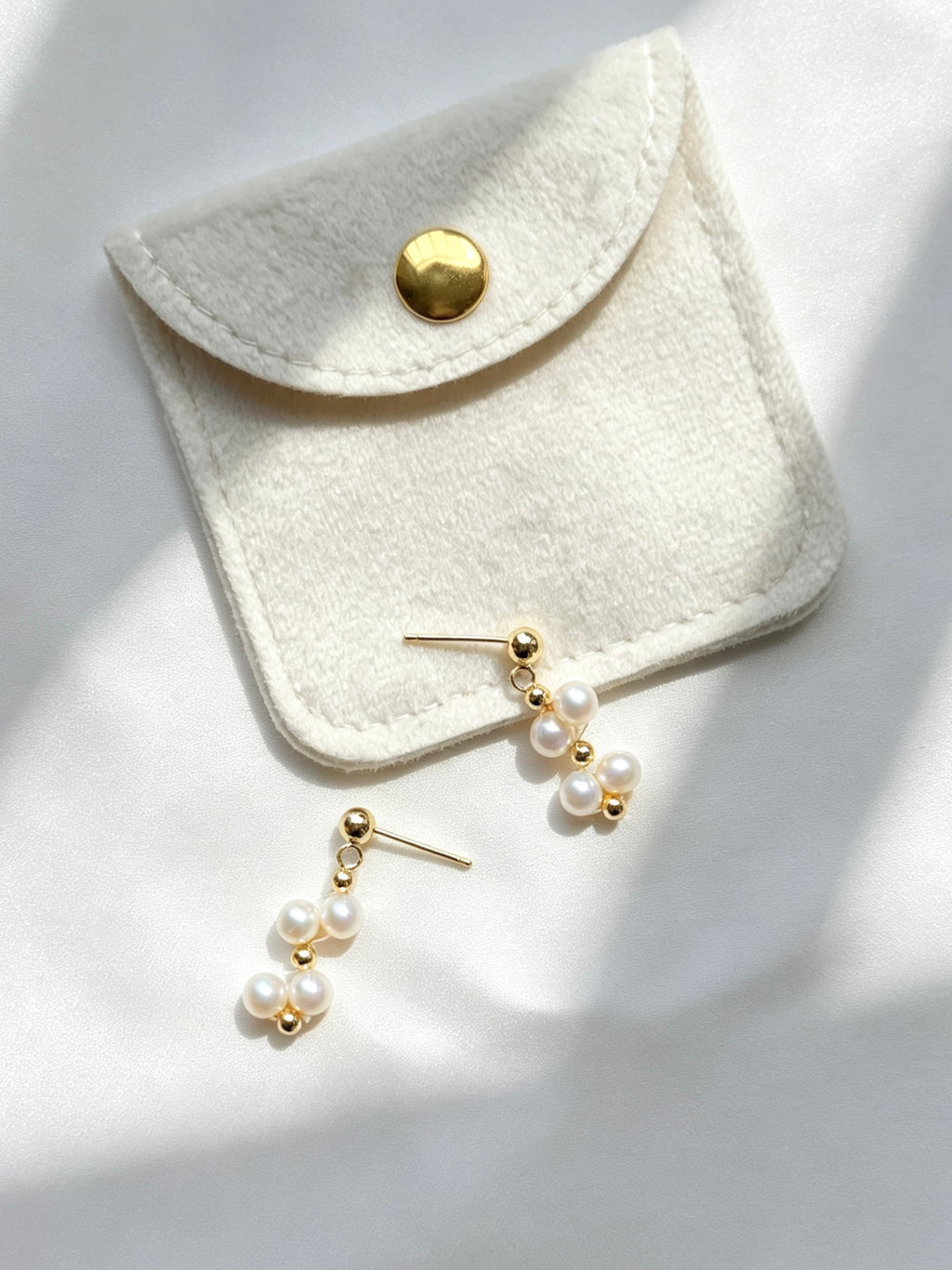 Pendientes de encaje con perla de agua dulce | Chapado en oro de 14K, plata S925
