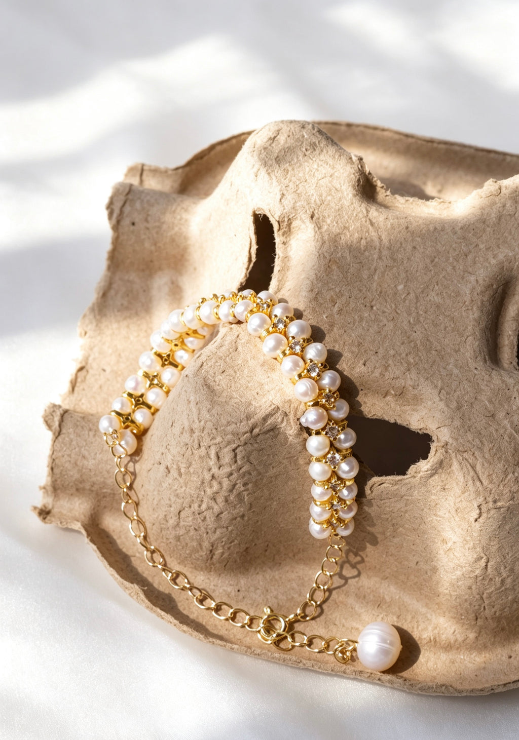 Pulsera de perlas de agua dulce con circonitas | Baño de oro de 14K, hecha a mano