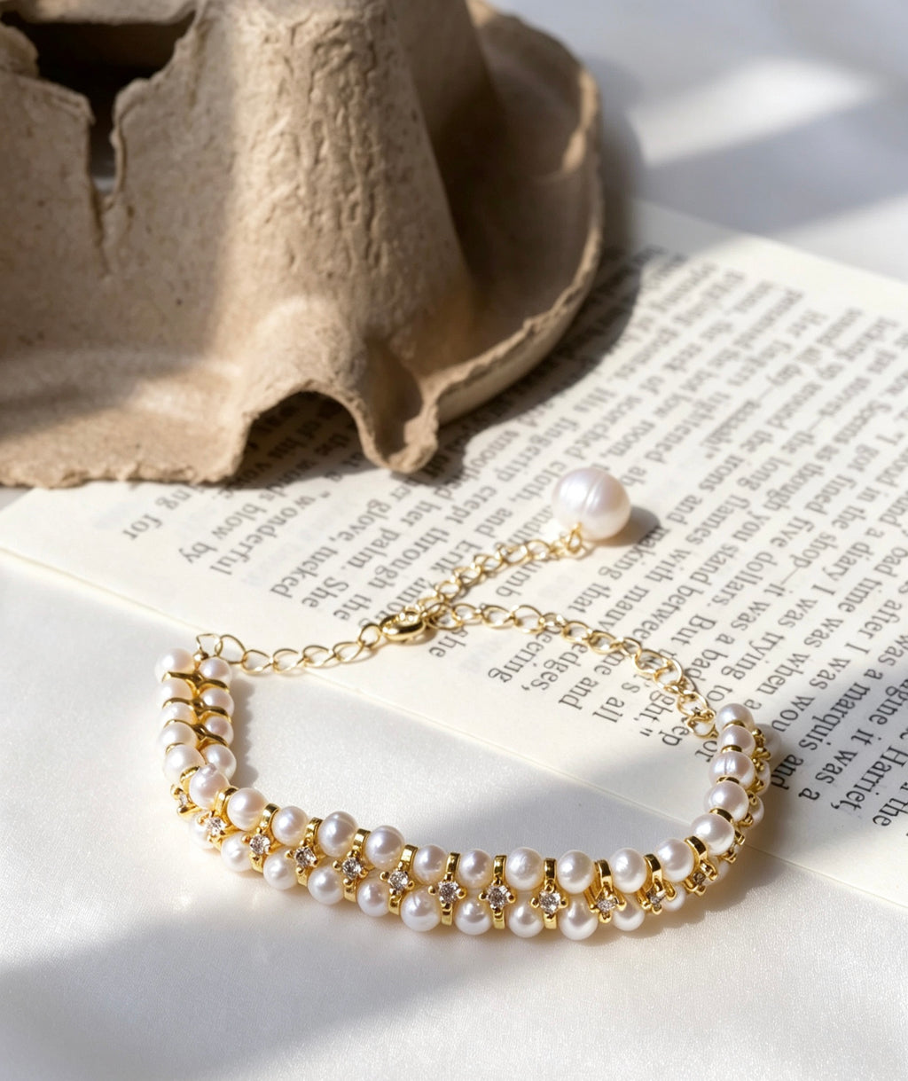 Pulsera de perlas de agua dulce con circonitas | Baño de oro de 14K, hecha a mano