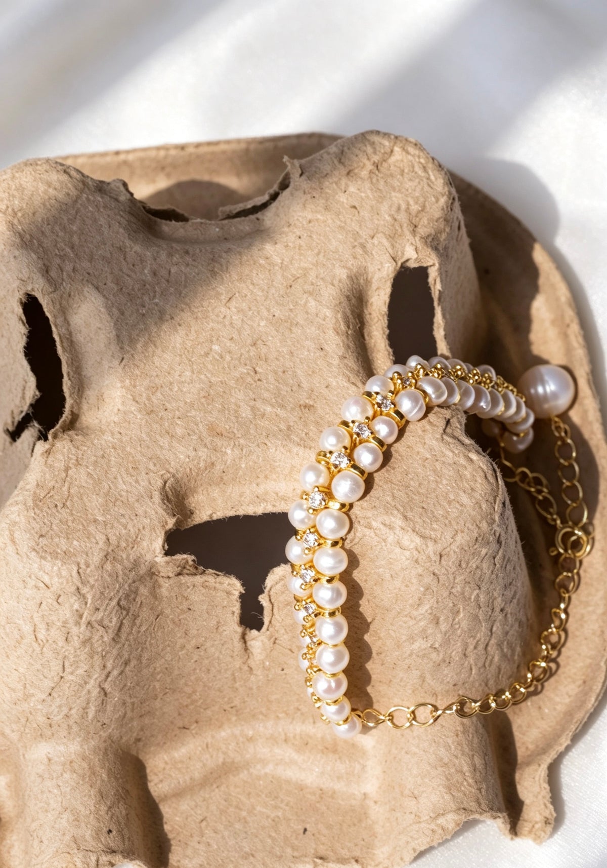 Pulsera de perlas de agua dulce con circonitas | Baño de oro de 14K, hecha a mano