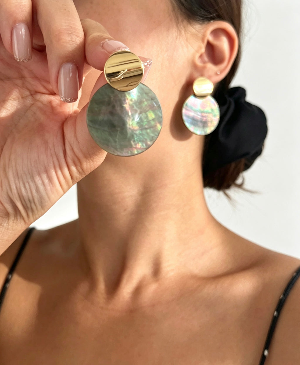 Pendientes de concha de abulón chapados en oro de 14 quilates | Diseño escultural