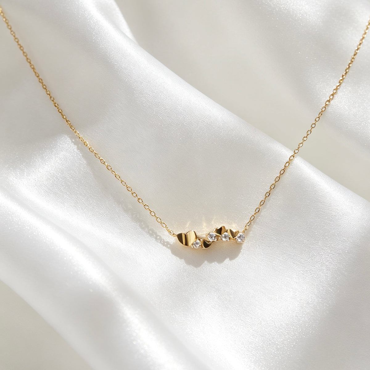 Collar de corazón y circonita bañado en oro de 14K | Plata de ley S925