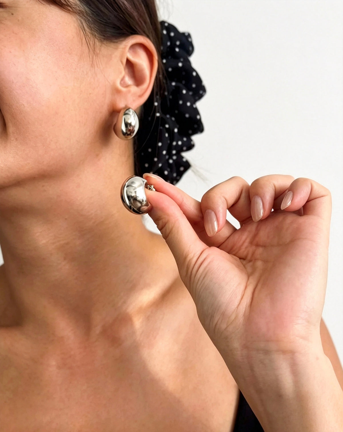 Pendientes de media luna chapados en plata | Diseño minimalista