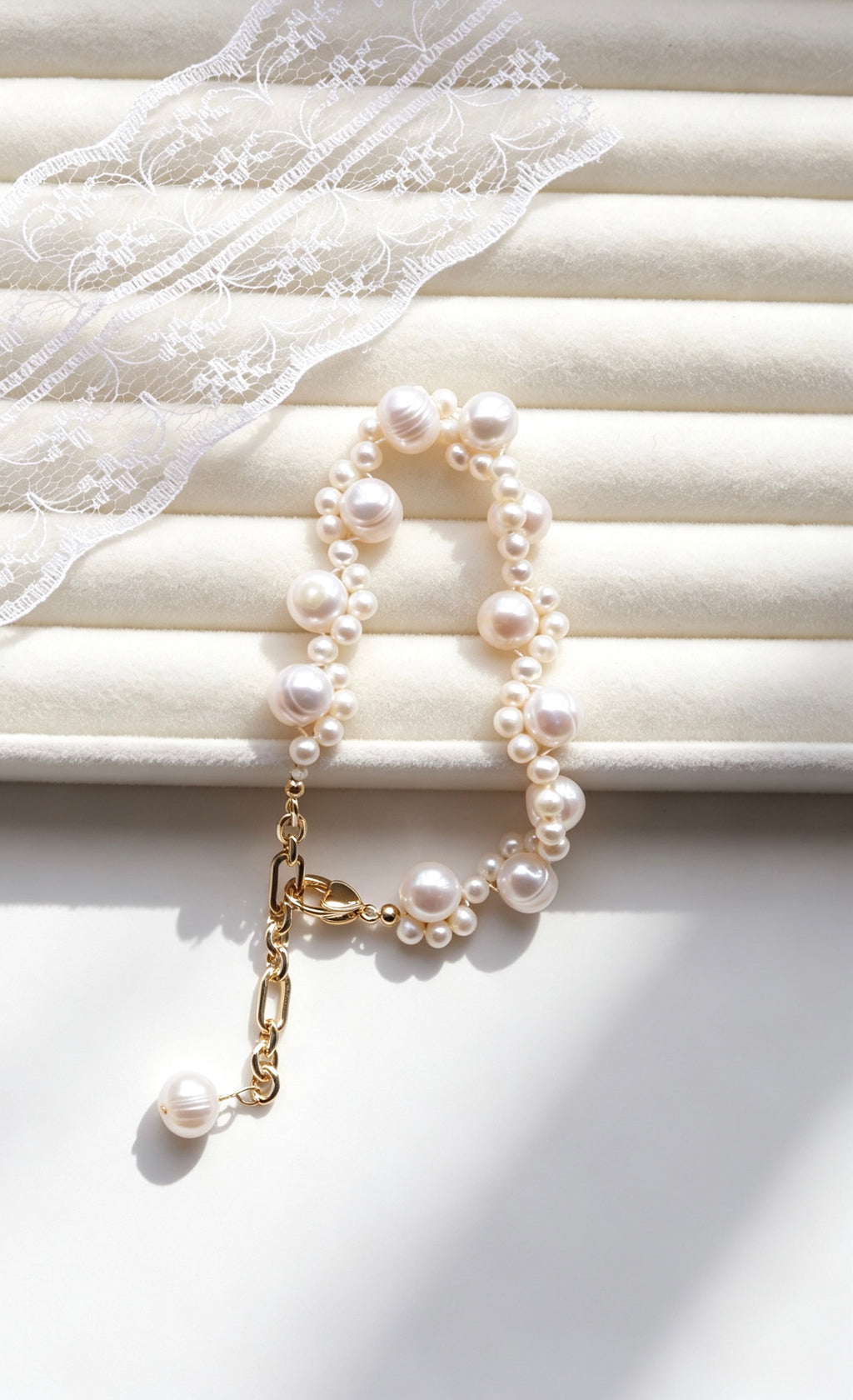 Pulsera de perlas de encaje | Perlas de agua dulce de 4 mm y 8 mm, oro