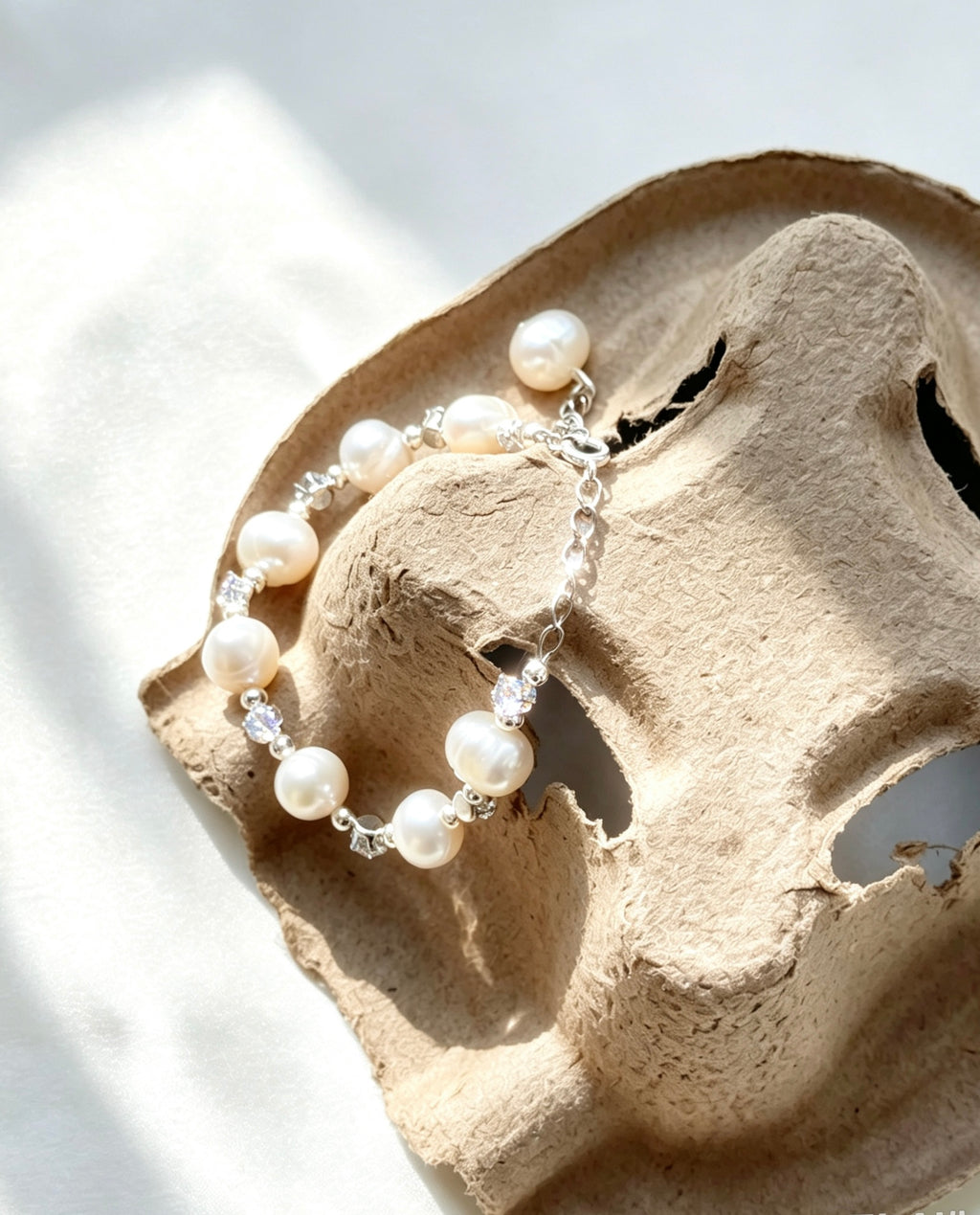 Pulsera de perlas | Perlas de agua dulce de 8 mm y detalles de circonita, plata