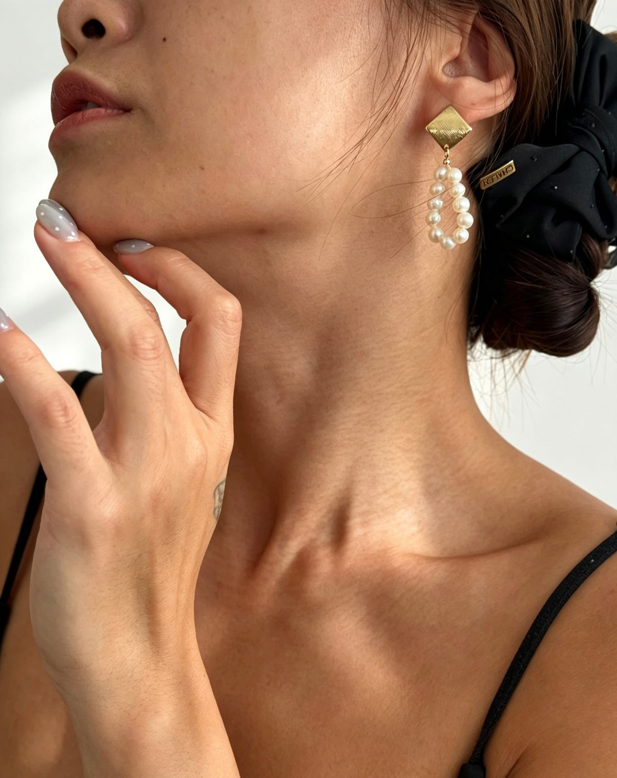 Pendientes de aro con perla de agua dulce | Chapados en oro de 14K, plata S925