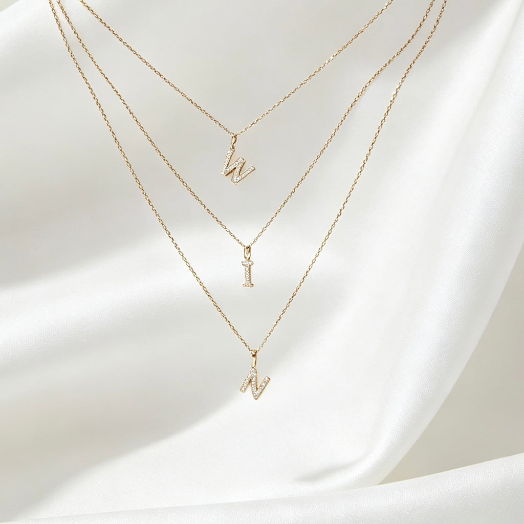 Conjunto de collares con iniciales de circonita chapados en oro de 14K (W, I, N) | Hecho a mano