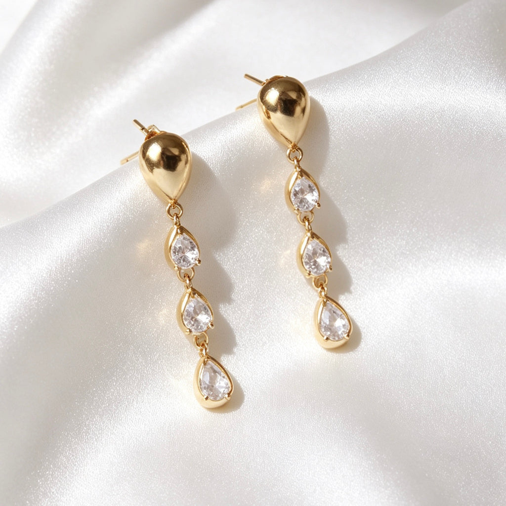 Aretes colgantes de lágrima con circonita bañados en oro de 18K | Plata de ley S925