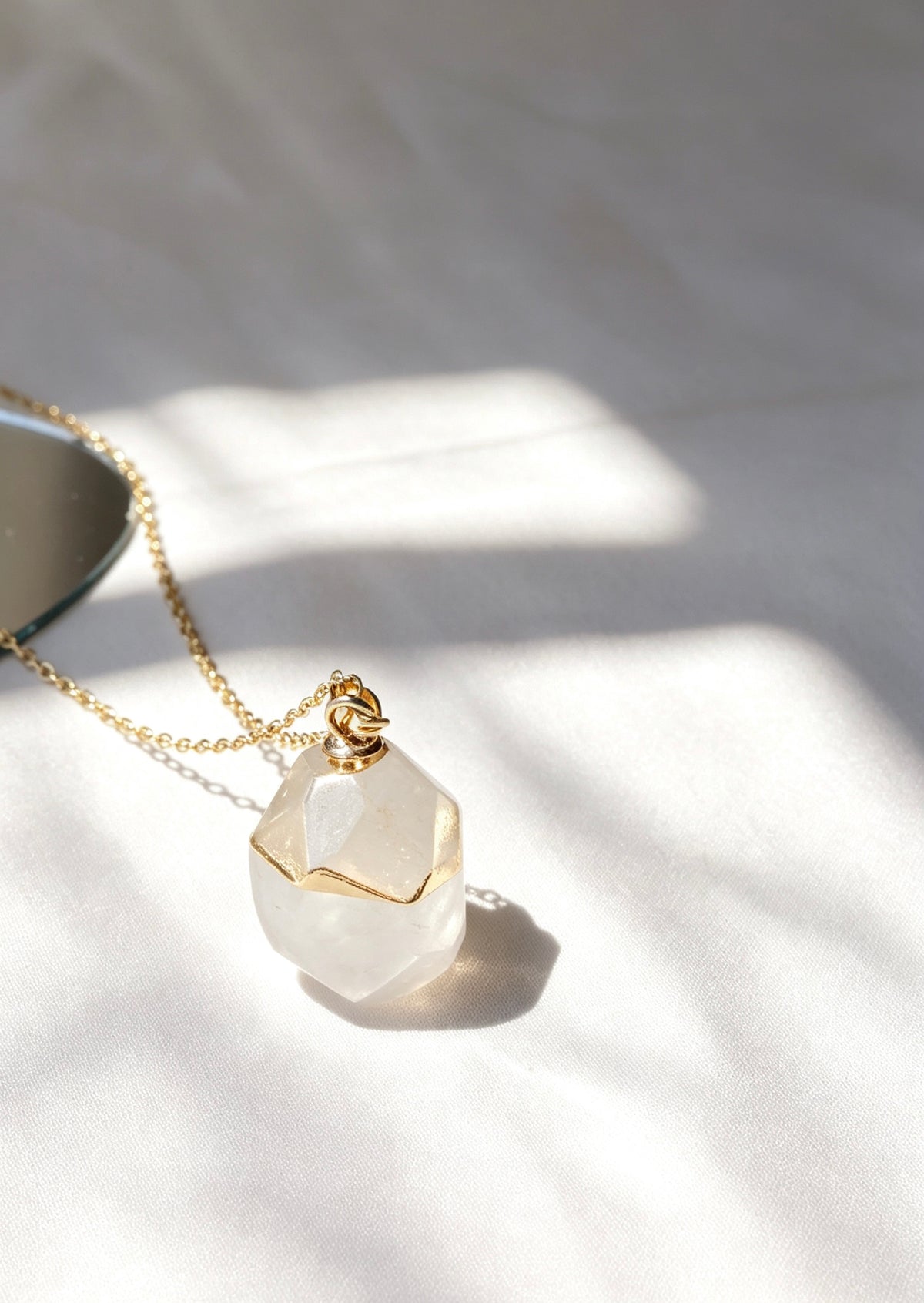 Collar con colgante de cuarzo transparente natural en oro de 14 quilates | Hecho a mano