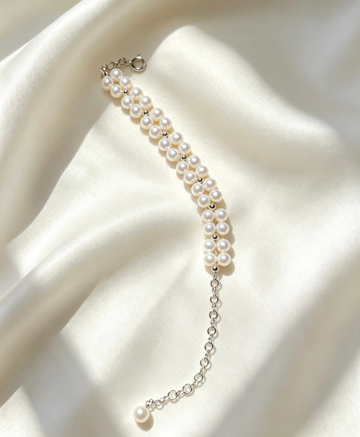 Pulsera de perlas de doble hilo con diseño floral | Perlas de agua dulce de 4 mm