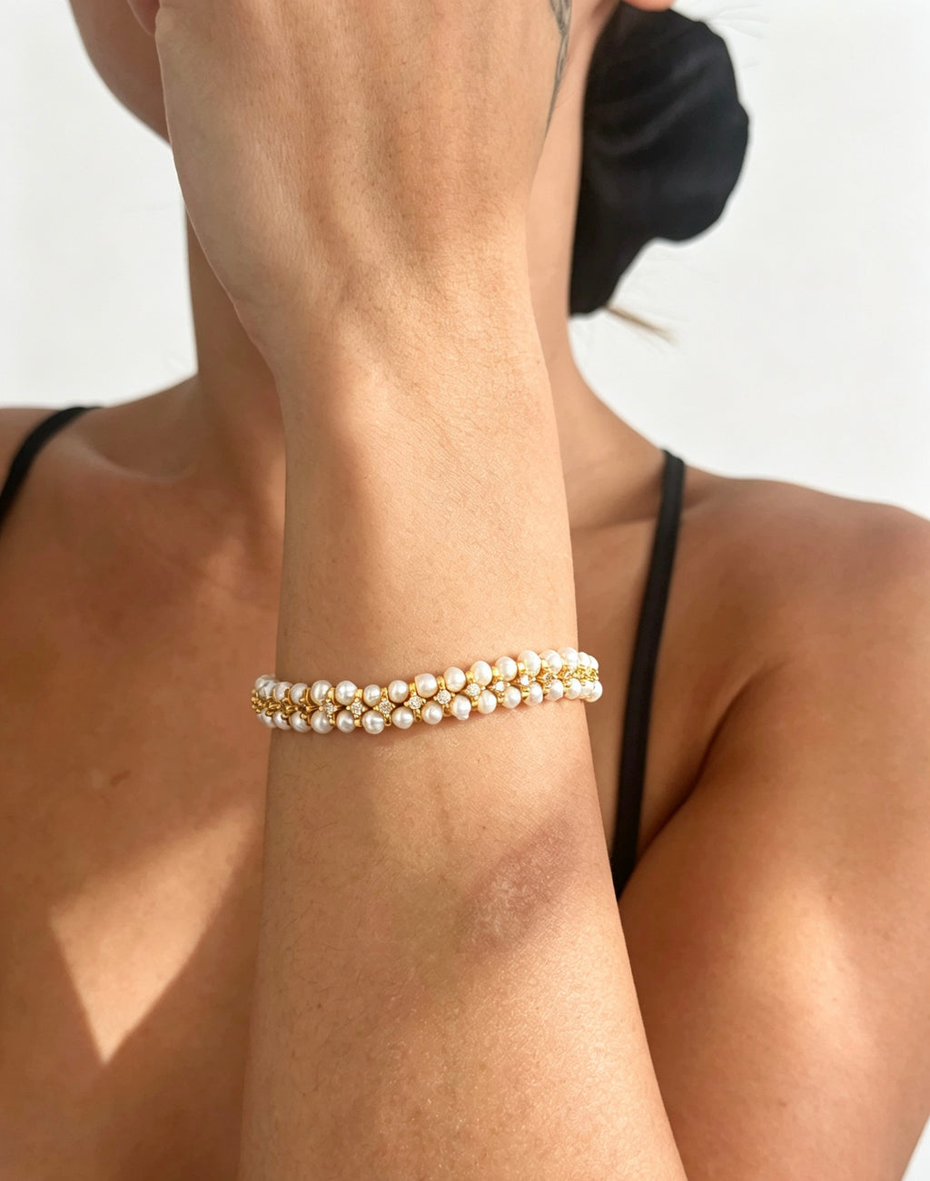 Pulsera de perlas de agua dulce con circonitas | Baño de oro de 14K, hecha a mano