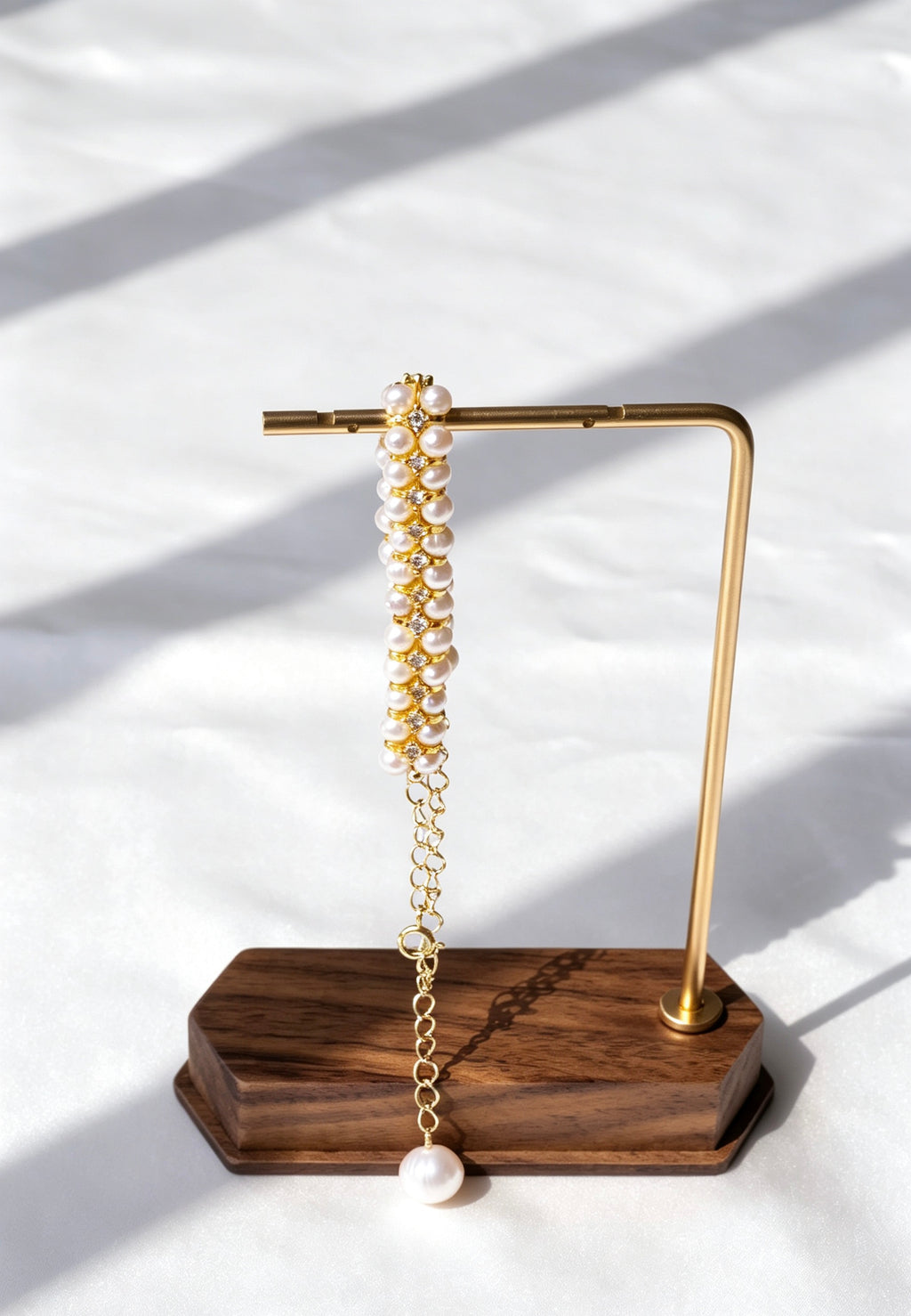 Pulsera de perlas de agua dulce con circonitas | Baño de oro de 14K, hecha a mano