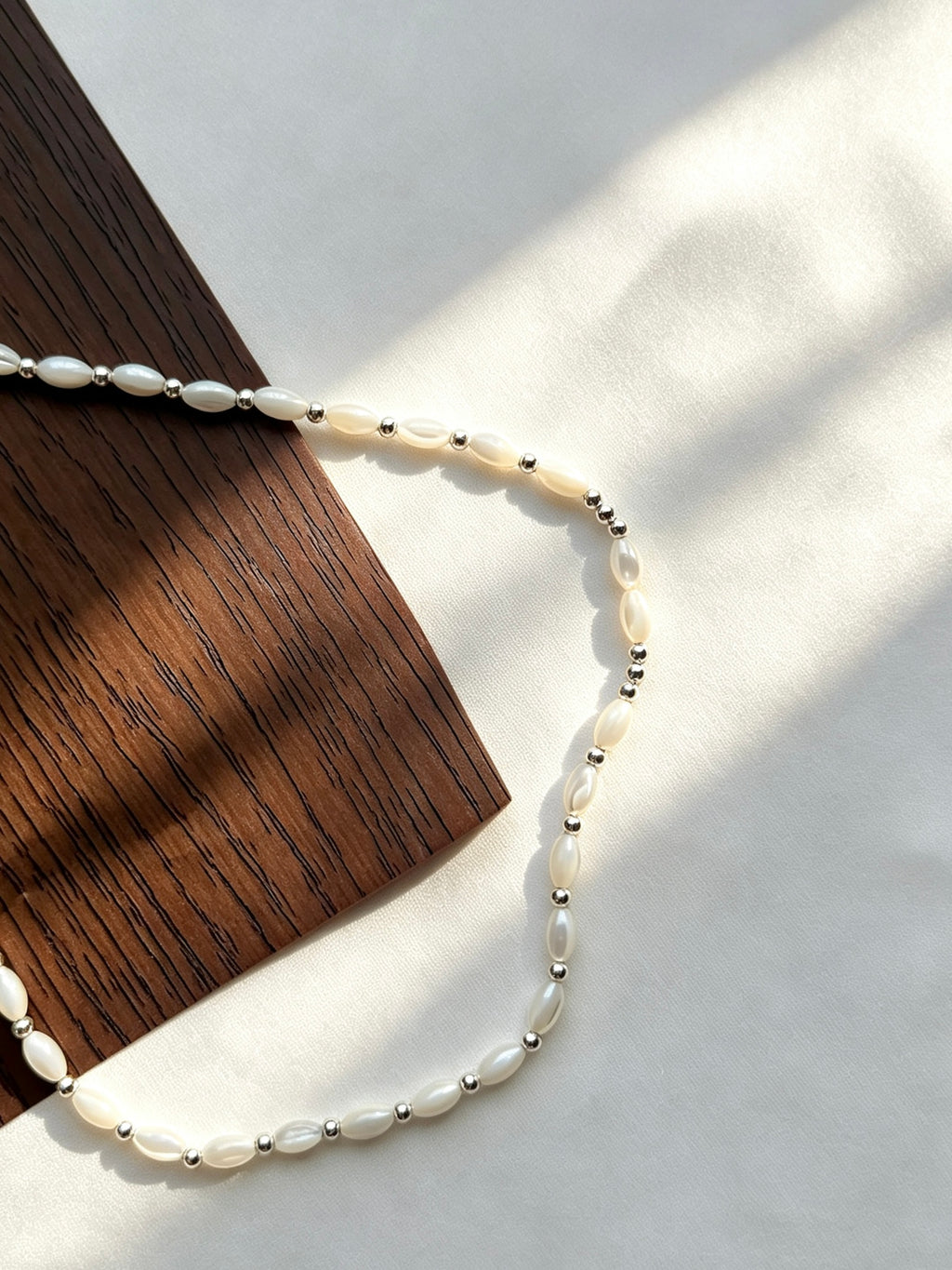 Collar de perlas de concha | Cuentas de concha natural de 4 mm, plata