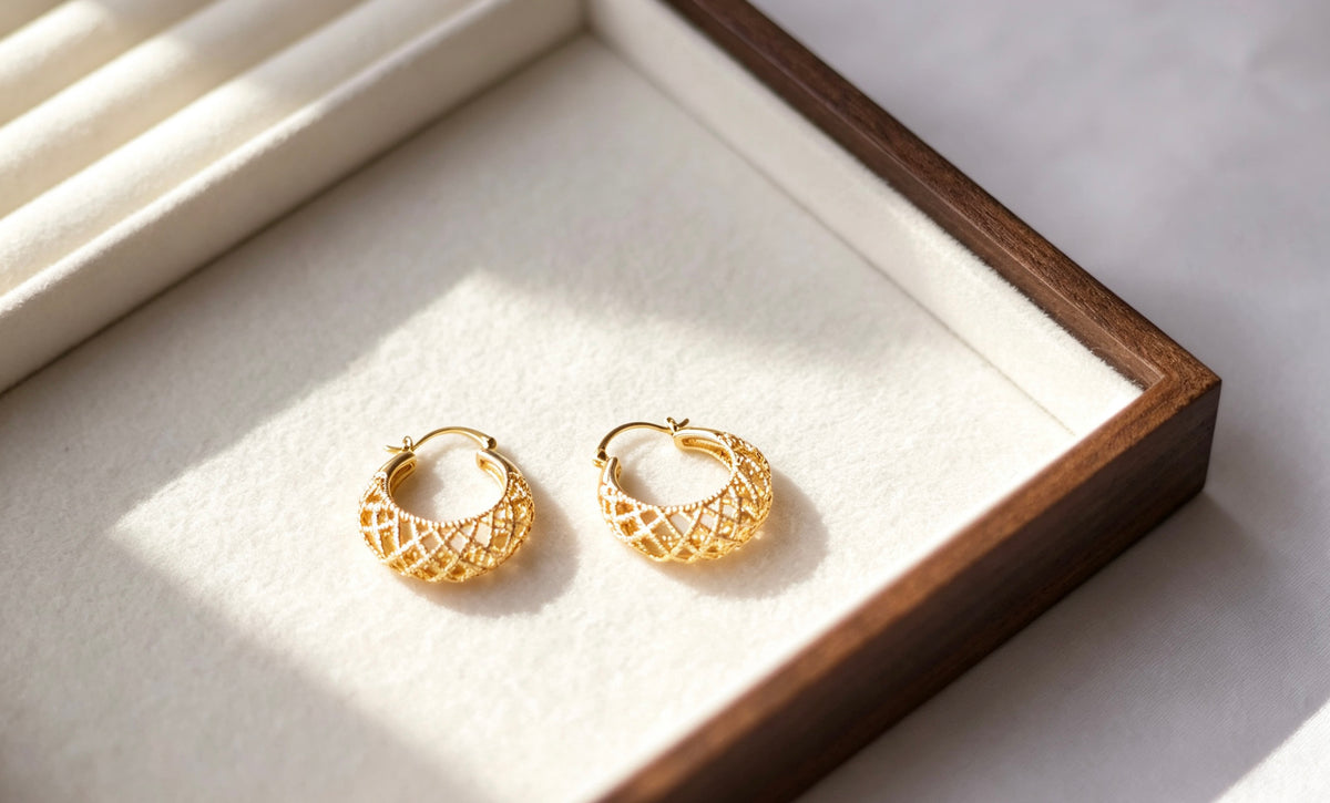 Argollas de celosía bañadas en oro de 14 quilates | Diseño de filigrana