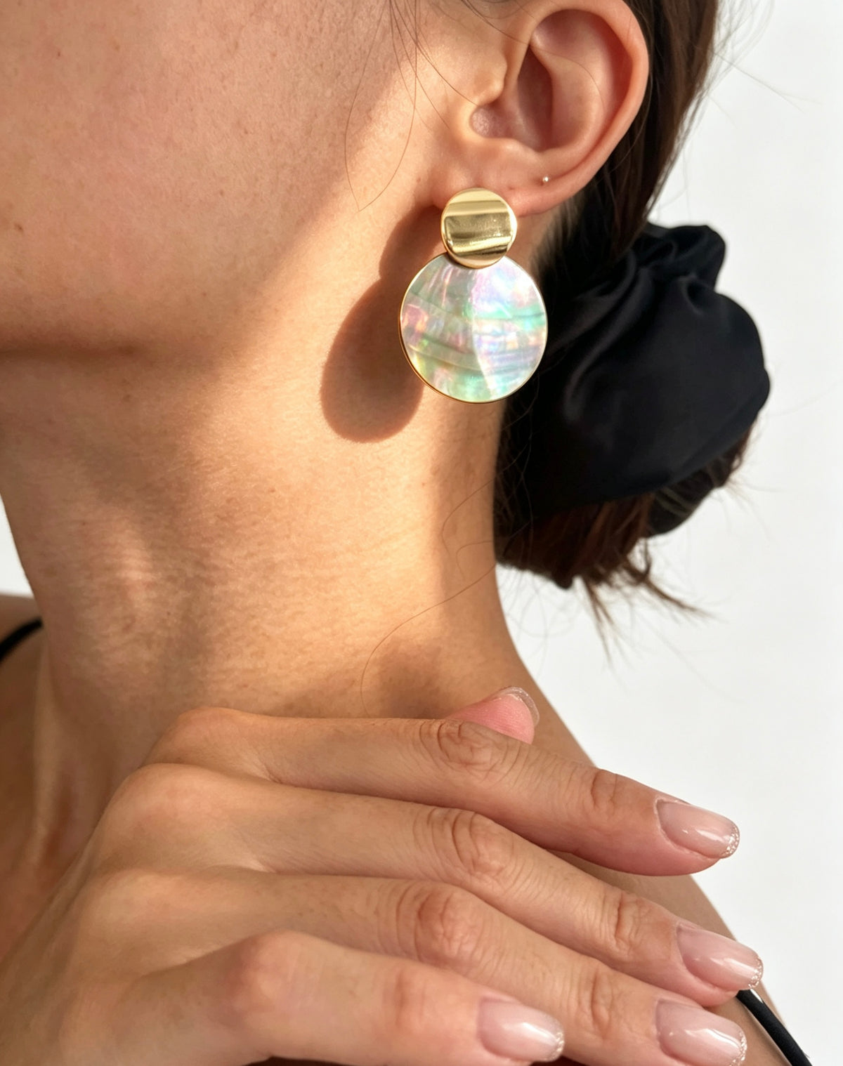 Pendientes de concha de abulón chapados en oro de 14 quilates | Diseño escultural