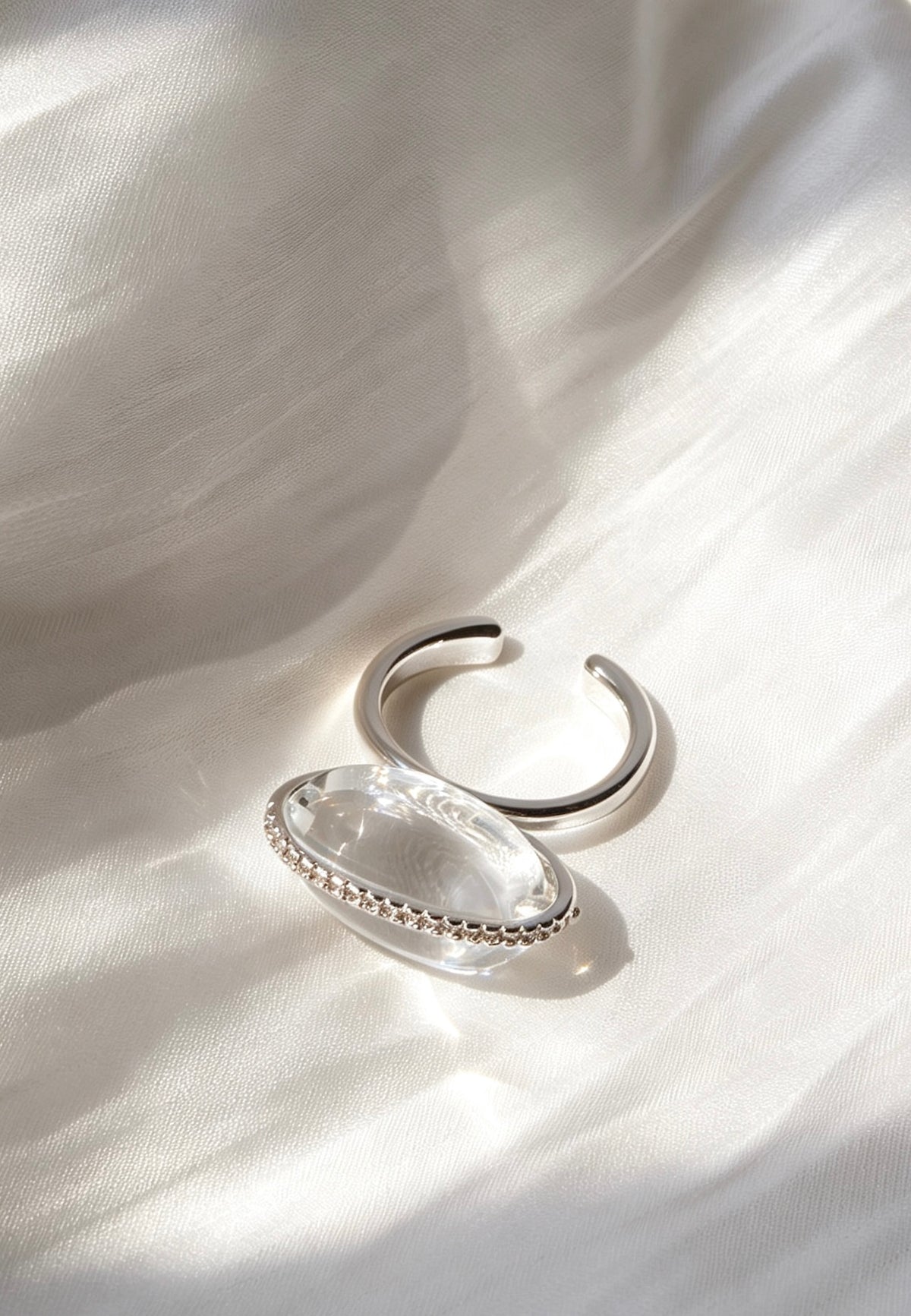 Anillo Abierto de Cristal Pavé | Cobre Bañado en Plata 15×20mm