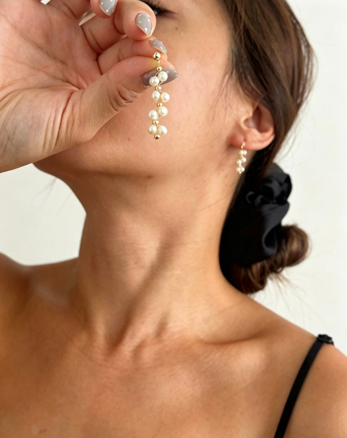 Pendientes largos de encaje con perla de agua dulce | Chapados en oro de 14K, plata S925