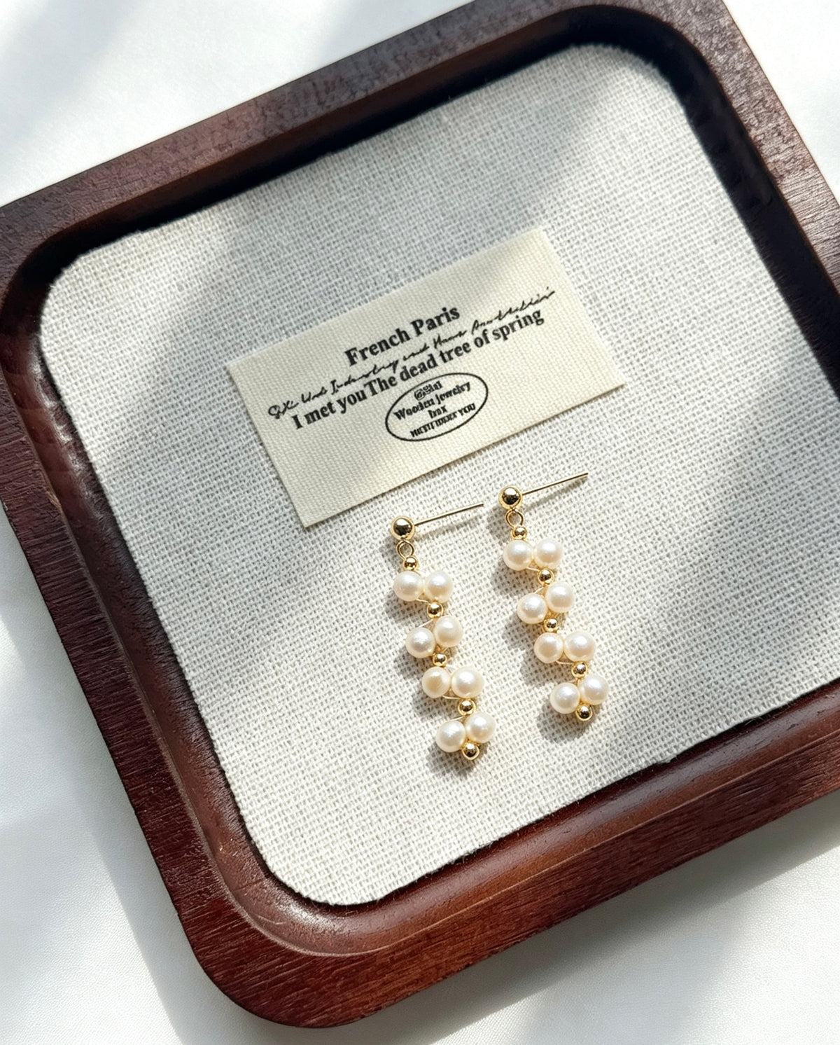 Pendientes largos de encaje con perla de agua dulce | Chapados en oro de 14K, plata S925