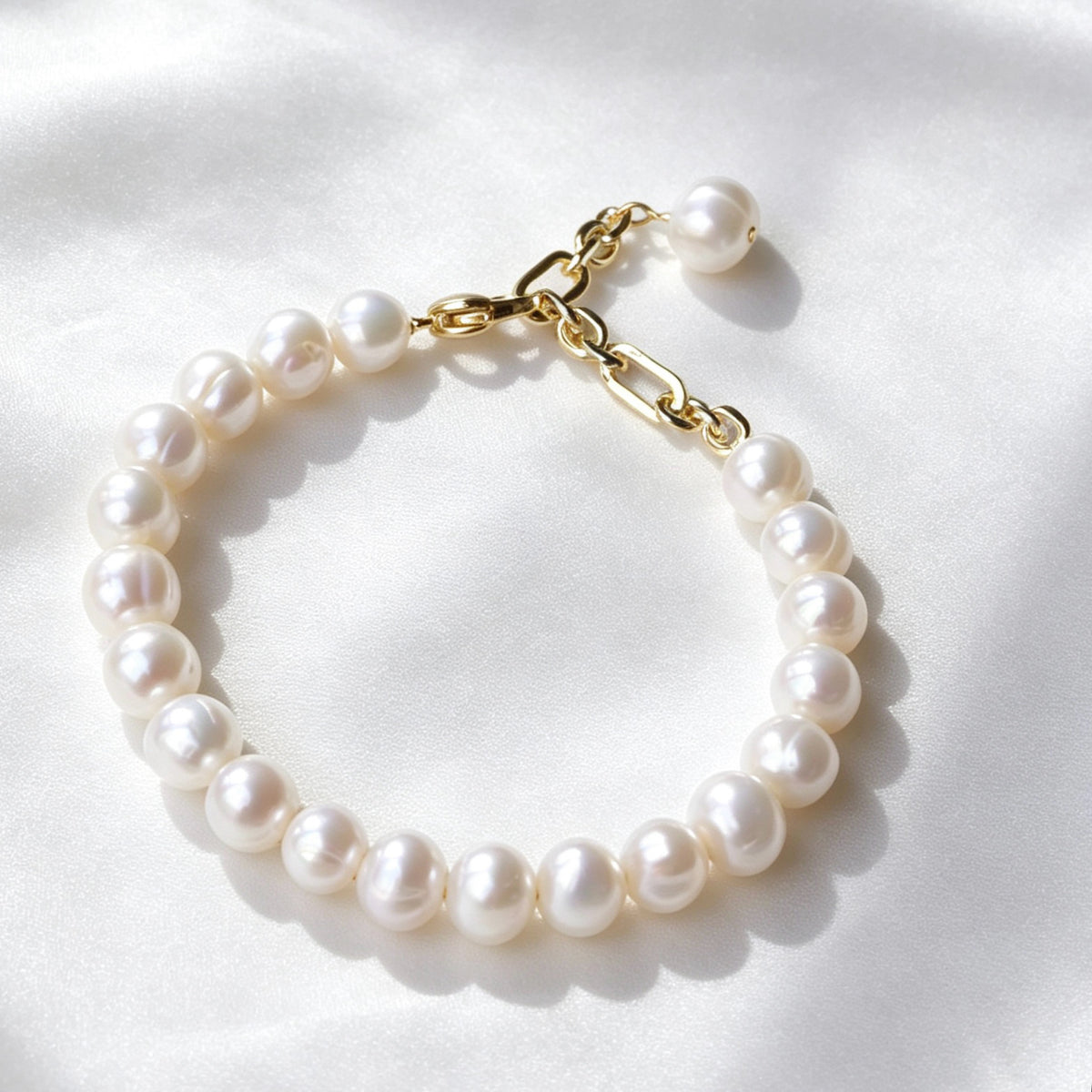 Pulsera de perlas | Perlas de agua dulce naturales de 8 mm, bañadas en oro de 14 K