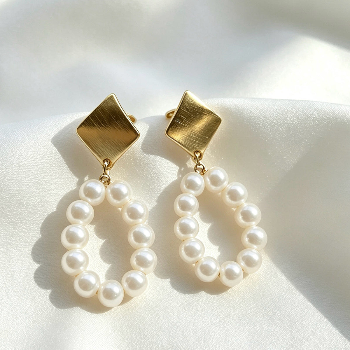 Pendientes de aro con perla de agua dulce | Chapados en oro de 14K, plata S925