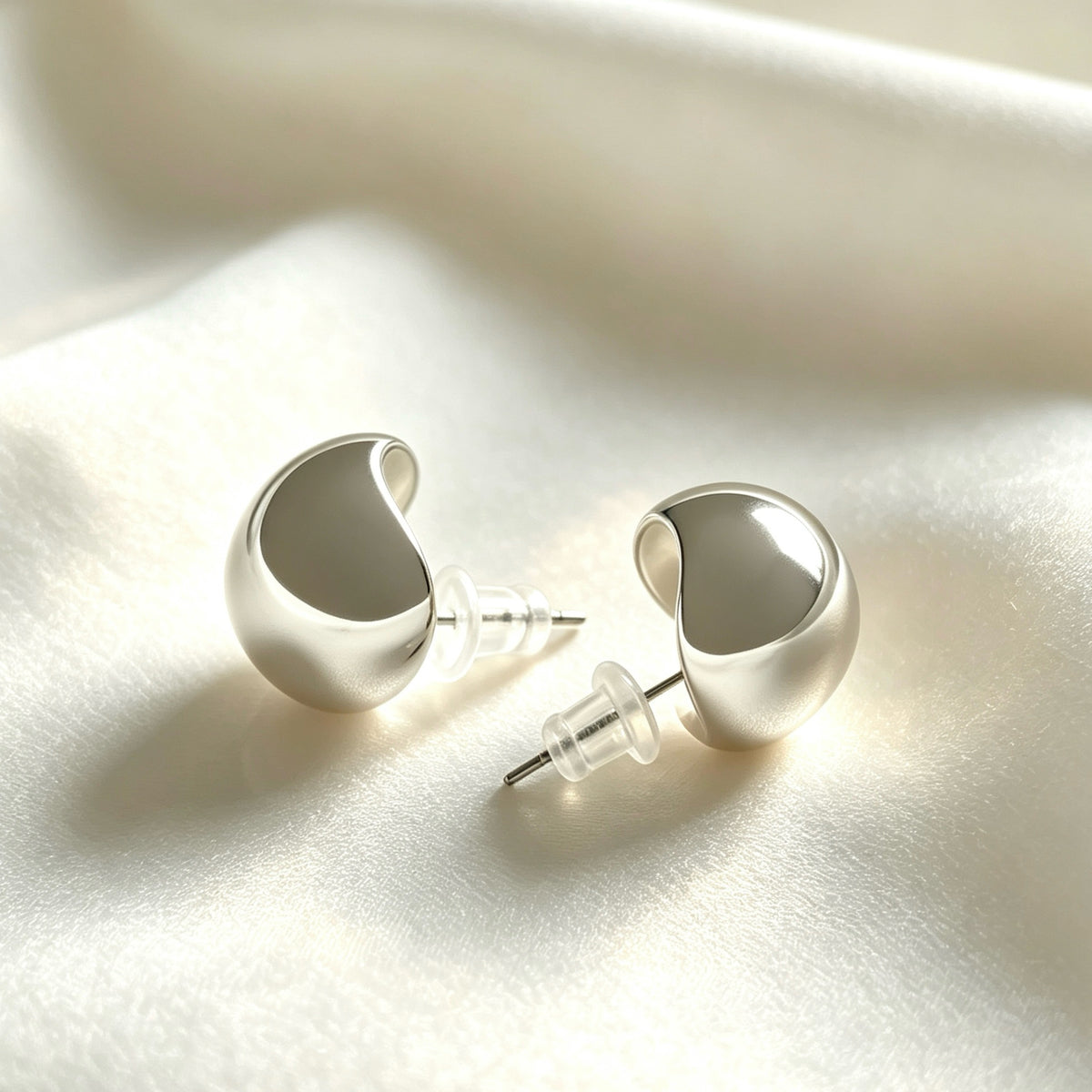 Pendientes de bola bañados en plata | Postes de plata de ley S925