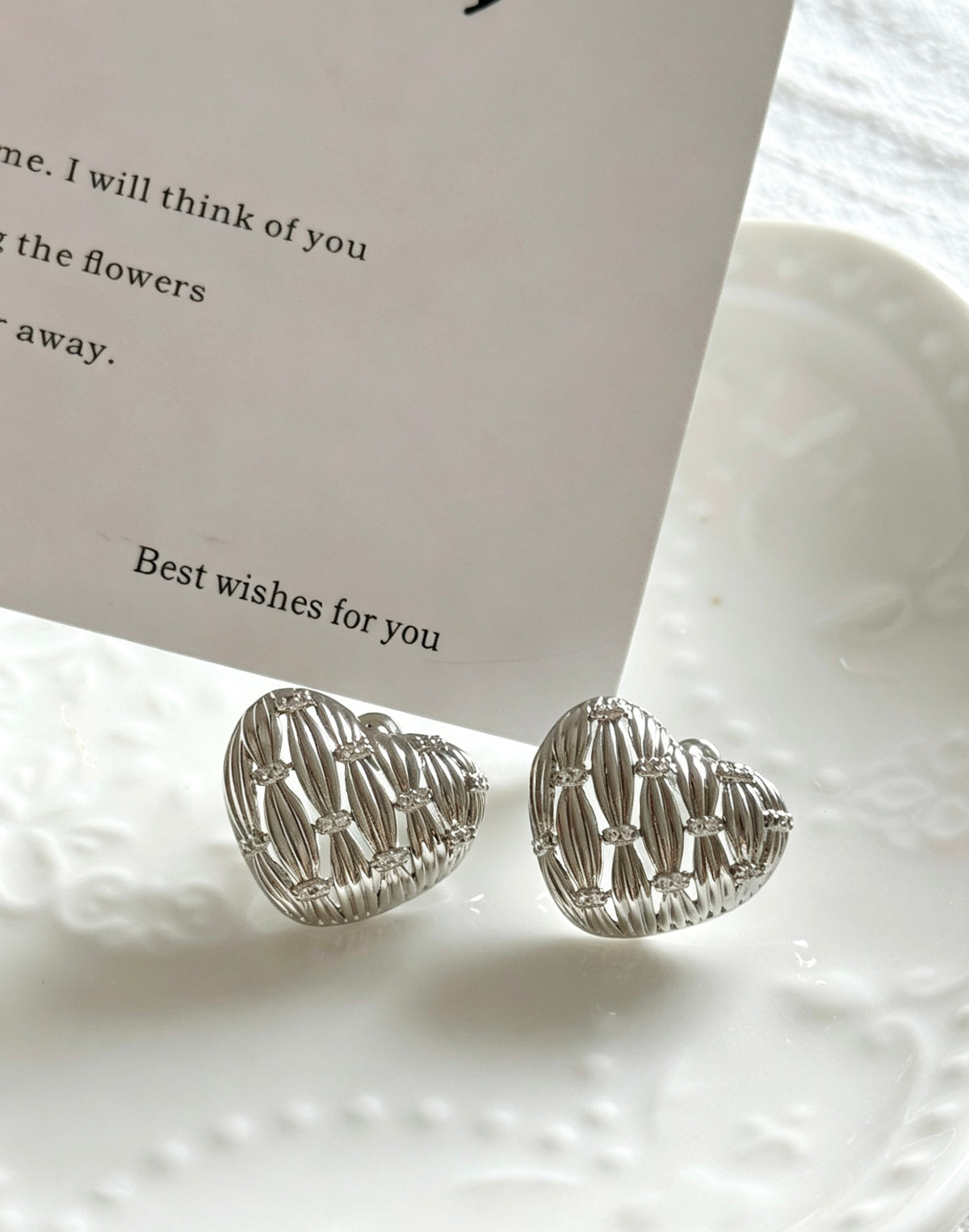 Aretes de corazón con baño de plata y circonitas cúbicas | Postes de plata esterlina S925